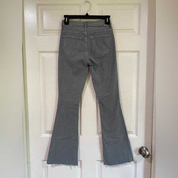 Mother The Weekender Fray Jeans In Lead Gray Light Wash Size 24 Flare Preppy - Picture 8 of 16